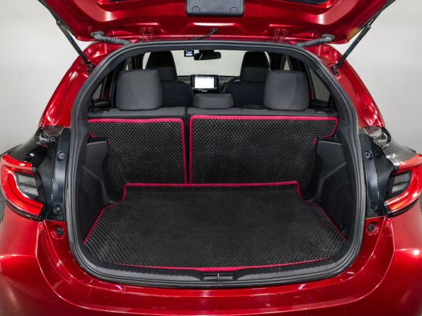 Toyota Yaris IV с пробегом 2021 года, цена 1 300 000 рублей, 62853 км, хэтчбек, Автокод Объявления