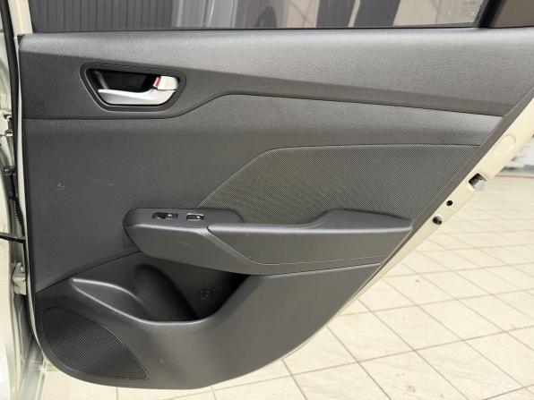 Hyundai Solaris II с пробегом 2019 года, цена 1 380 000 рублей, 109380 км, седан, Автокод Объявления