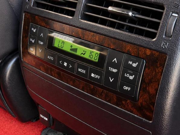 Toyota Land Cruiser 200 Series Рестайлинг 1 с пробегом 2012 года, цена 3 300 000 рублей, 213531 км, внедорожник, Автокод Объявления