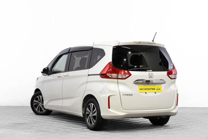 Honda Freed II с пробегом 2018 года, цена 1 889 000 рублей, 95800 км, компактвэн, Автокод Объявления