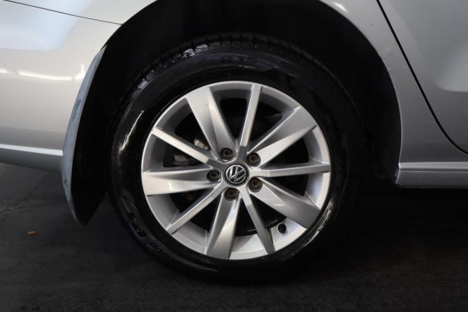 Volkswagen Polo V Рестайлинг с пробегом 2016 года, цена 999 000 рублей, 92000 км, седан, Автокод Объявления