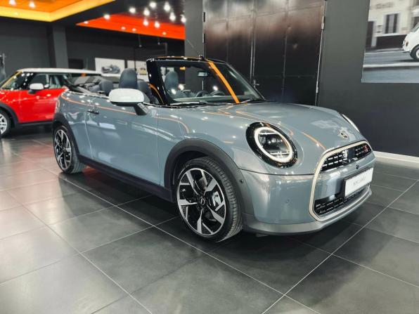 Mini Cabrio IV с пробегом 2025 года, цена 6 790 000 рублей, 756 км, кабриолет, Автокод Объявления