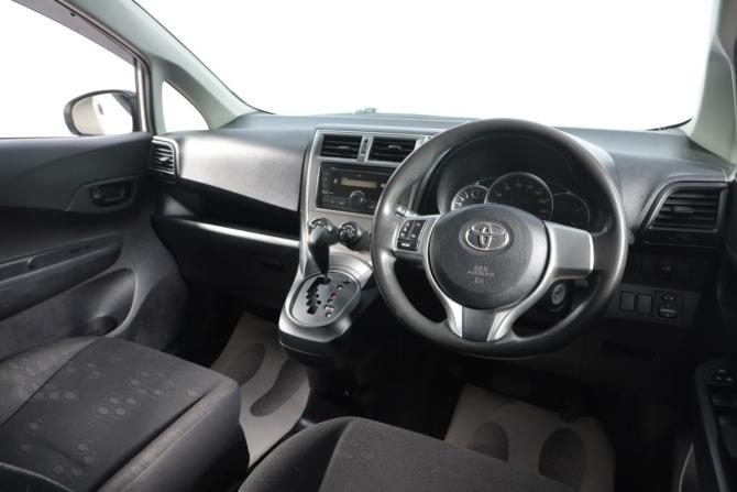 Toyota Ractis II с пробегом 2013 года, цена 1 109 000 рублей, 144300 км, хэтчбек, Автокод Объявления