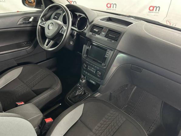 Skoda Yeti I Рестайлинг с пробегом 2017 года, цена 1 099 000 рублей, 209000 км, внедорожник, Автокод Объявления