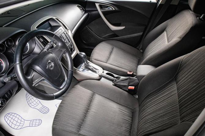 Opel Astra J с пробегом 2011 года, цена 649 000 рублей, 193867 км, хэтчбек, Автокод Объявления