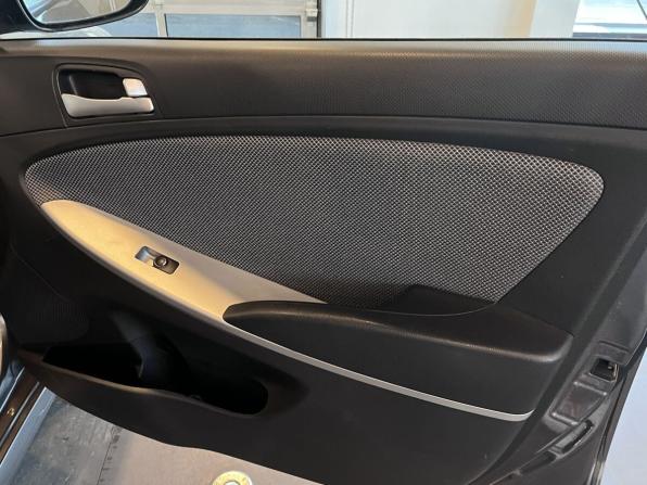 Hyundai Solaris I с пробегом 2014 года, цена 800 000 рублей, 172513 км, седан, Автокод Объявления