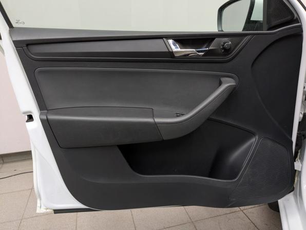 Skoda Rapid II с пробегом 2021 года, цена 1 600 000 рублей, 94262 км, лифтбек, Автокод Объявления