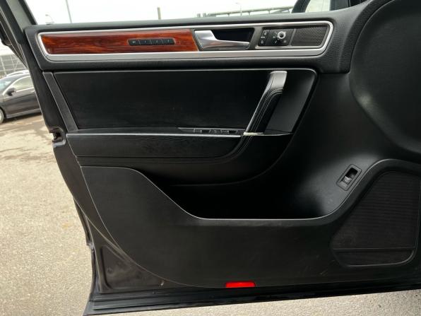 Volkswagen Touareg II с пробегом 2011 года, цена 1 815 000 рублей, 333885 км, внедорожник, Автокод Объявления