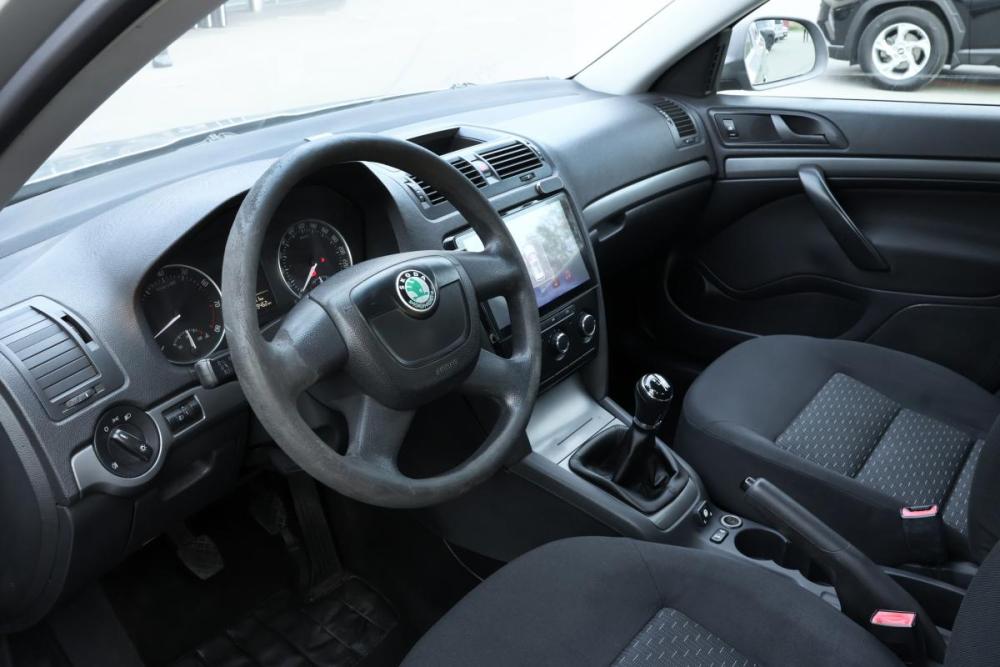 Skoda Octavia II (A5) Рестайлинг Москва  - изображение 13