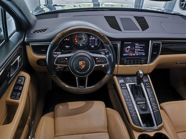 Porsche Macan I с пробегом 2016 года, цена 4 190 000 рублей, 40430 км, внедорожник, Автокод Объявления