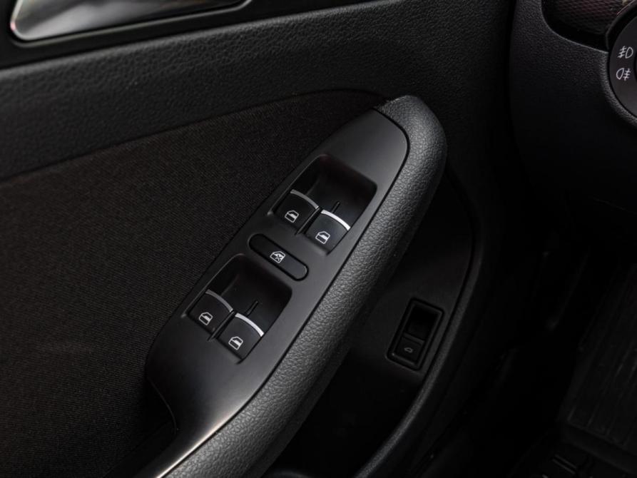 Volkswagen Jetta VI Рестайлинг Краснодар  - изображение 17