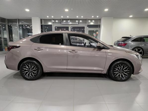 Hyundai Solaris II с пробегом 2019 года, цена 1 393 000 рублей, 120225 км, седан, Автокод Объявления