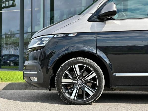 Volkswagen Multivan T6 Рестайлинг с пробегом 2021 года, цена 7 350 000 рублей, 79045 км, минивэн, Автокод Объявления