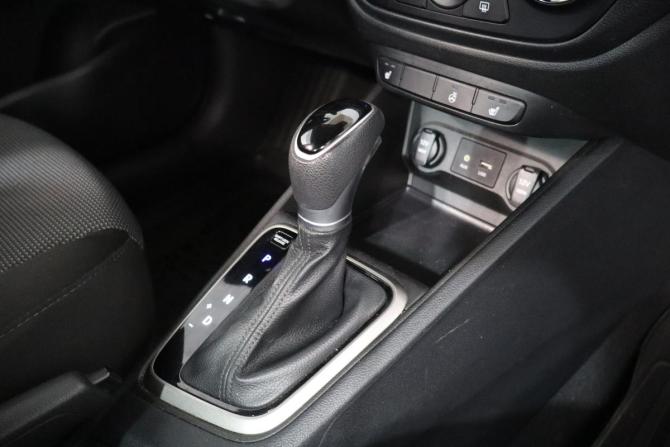 Hyundai Solaris II с пробегом 2018 года, цена 1 299 000 рублей, 89000 км, седан, Автокод Объявления