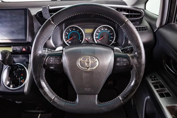 Toyota Wish II с пробегом 2010 года, цена 1 249 000 рублей, 220000 км, минивэн, Автокод Объявления
