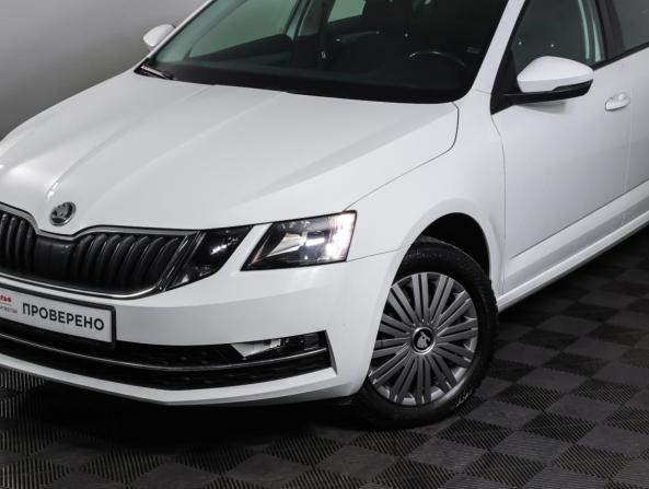 Skoda Octavia III (A7) Рестайлинг с пробегом 2020 года, цена 1 941 000 рублей, 40000 км, лифтбек, Автокод Объявления