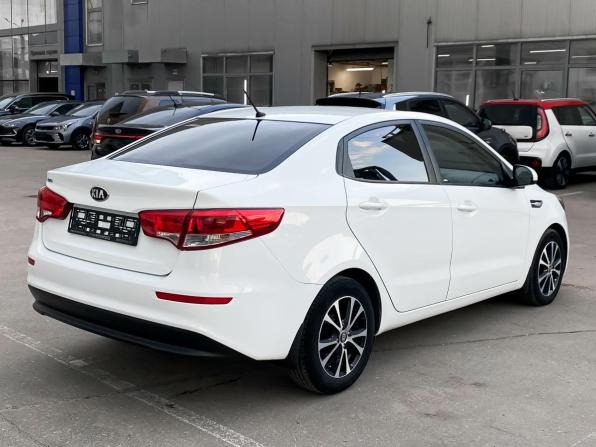 Kia Rio III Рестайлинг с пробегом 2016 года, цена 926 000 рублей, 217756 км, седан, Автокод Объявления
