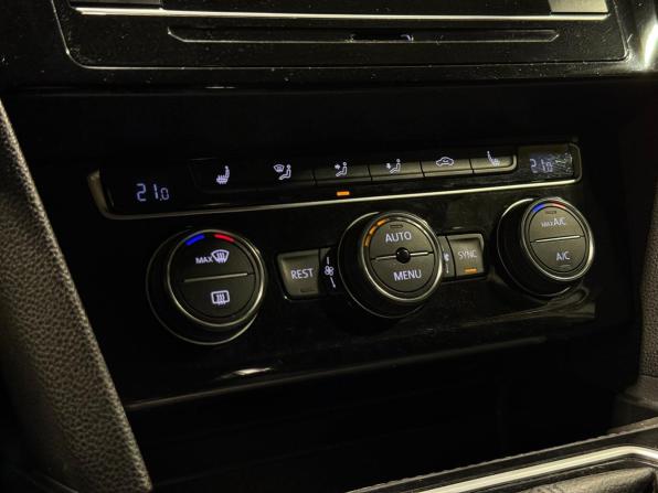Volkswagen Passat B8 Рестайлинг с пробегом 2020 года, цена 2 425 000 рублей, 69436 км, седан, Автокод Объявления
