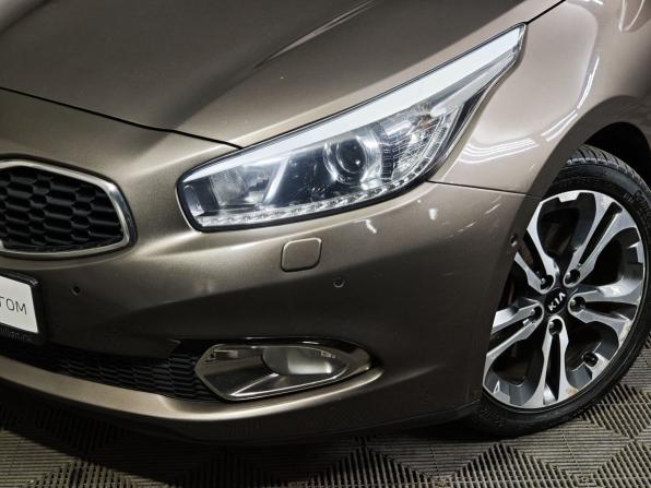 Kia Ceed II с пробегом 2015 года, цена 1 219 000 рублей, 150857 км, универсал, Автокод Объявления