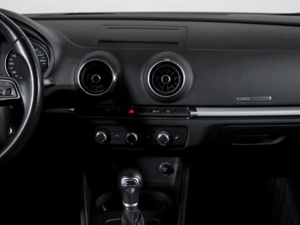Audi A3 III (8V) Рестайлинг с пробегом 2016 года, цена 1 938 000 рублей, 58240 км, седан, Автокод Объявления