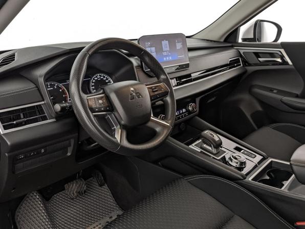 Mitsubishi Outlander IV с пробегом 2023 года, цена 3 800 000 рублей, 26005 км, внедорожник, Автокод Объявления