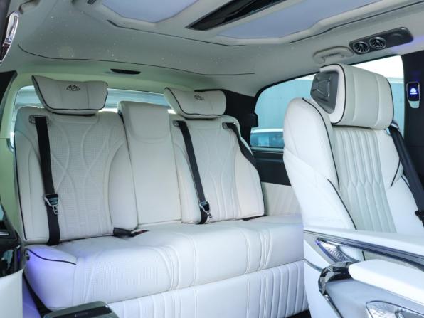 Mercedes-Benz V-Класс III (W447) Рестайлинг с пробегом 2024 года, цена 8 995 000 рублей, 7940 км, минивэн, Автокод Объявления