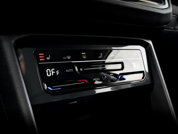 Volkswagen Tiguan II Рестайлинг с пробегом 2021 года, цена 4 215 000 рублей, 34083 км, внедорожник, Автокод Объявления