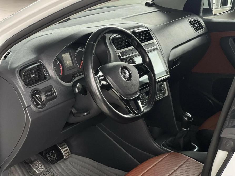 Volkswagen Polo V Рестайлинг Екатеринбург  - изображение 11