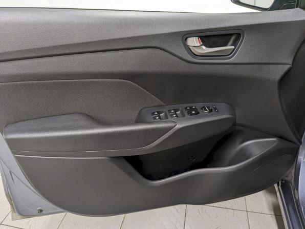 Hyundai Solaris II с пробегом 2019 года, цена 1 240 000 рублей, 178540 км, седан, Автокод Объявления