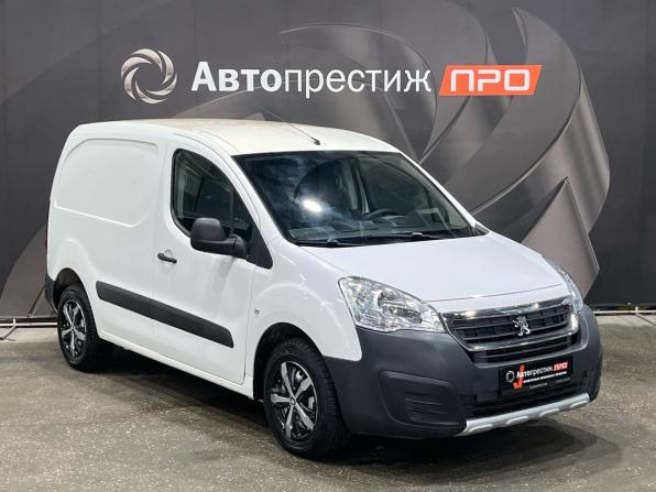 Peugeot Partner II Рестайлинг 2 с пробегом 2017 года, цена 990 000 рублей, 172080 км, фургон, Автокод Объявления