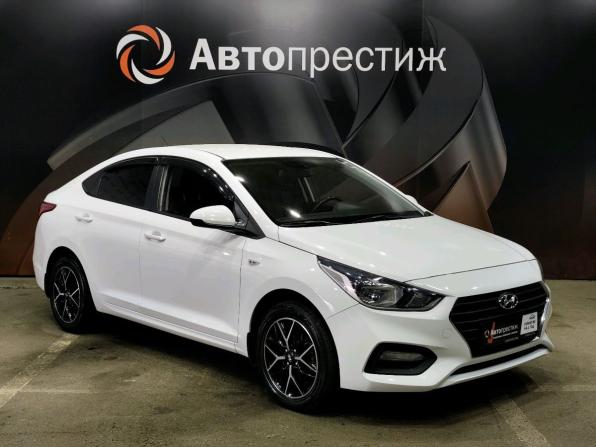Hyundai Solaris II с пробегом 2017 года, цена 1 045 000 рублей, 202258 км, седан, Автокод Объявления