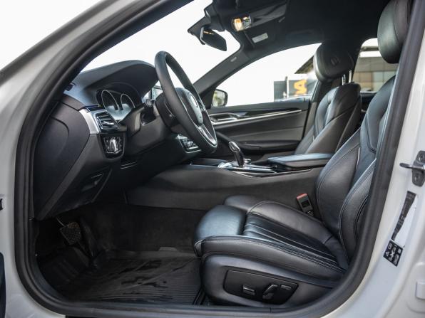 BMW 5 серии VII (G30/G31/G38) с пробегом 2017 года, цена 3 318 000 рублей, 91038 км, седан, Автокод Объявления