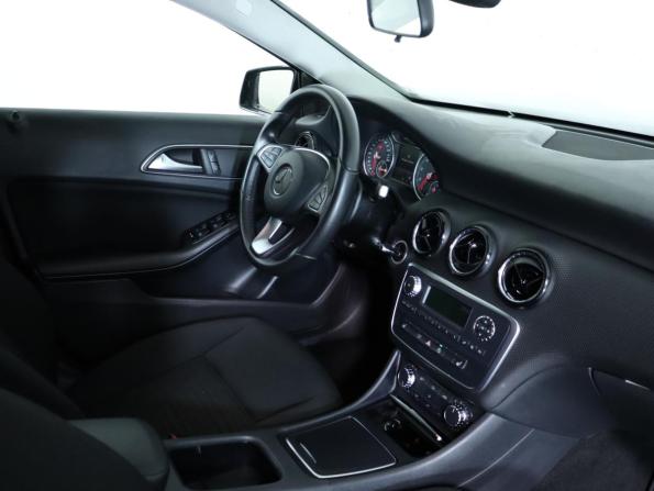 Mercedes-Benz A-Класс III (W176) Рестайлинг с пробегом 2016 года, цена 1 637 960 рублей, 69000 км, хэтчбек, Автокод Объявления