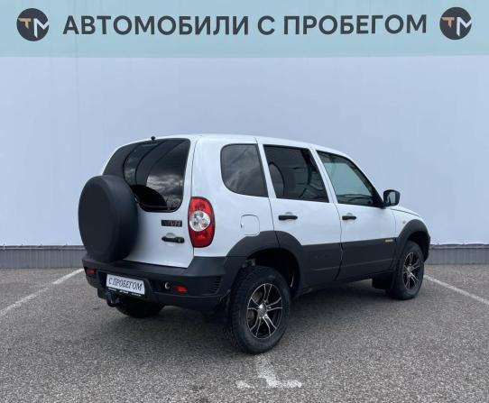 Chevrolet Niva I Рестайлинг с пробегом 2017 года, цена 645 900 рублей, 109823 км, внедорожник, Автокод Объявления