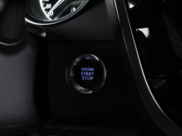 Toyota Camry VIII (XV70) Рестайлинг с пробегом 2021 года, цена 2 899 000 рублей, 75116 км, седан, Автокод Объявления