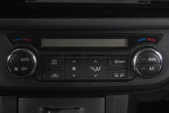 Toyota Corolla XI (E160 E170 E180) с пробегом 2013 года, цена 1 449 000 рублей, 143000 км, седан, Автокод Объявления