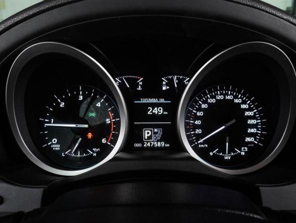 Toyota Land Cruiser 200 Series Рестайлинг 1 с пробегом 2015 года, цена 4 549 000 рублей, 247589 км, внедорожник, Автокод Объявления