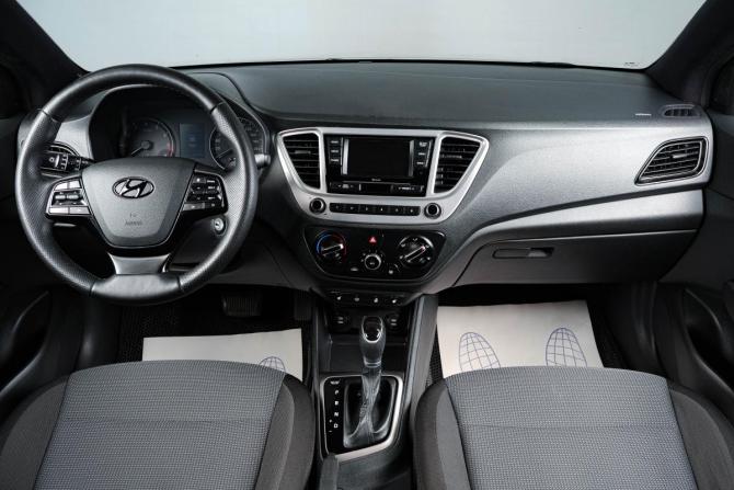 Hyundai Solaris II с пробегом 2019 года, цена 1 419 000 рублей, 265000 км, седан, Автокод Объявления