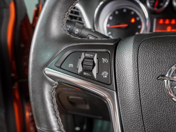 Opel Mokka I с пробегом 2015 года, цена 1 219 000 рублей, 152242 км, внедорожник, Автокод Объявления