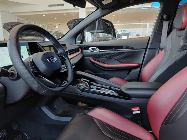 Geely Coolray I Рестайлинг с пробегом 2023 года, цена 2 130 000 рублей, 28505 км, внедорожник, Автокод Объявления