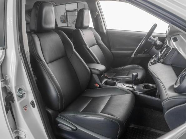 Toyota RAV4 IV (XA40) Рестайлинг с пробегом 2017 года, цена 2 999 000 рублей, 137463 км, внедорожник, Автокод Объявления
