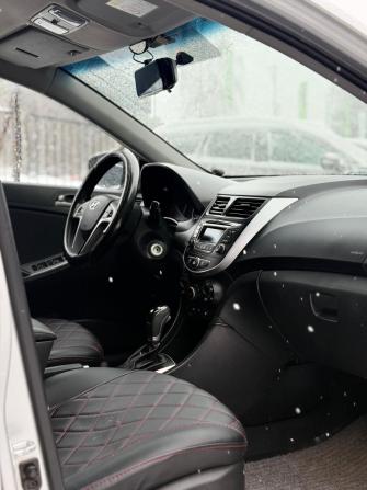 Hyundai Solaris I Рестайлинг с пробегом 2015 года, цена 899 000 рублей, 90000 км, хэтчбек, Автокод Объявления