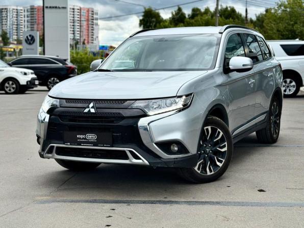 Mitsubishi Outlander III Рестайлинг 3 с пробегом 2022 года, цена 2 308 000 рублей, 165645 км, внедорожник, Автокод Объявления