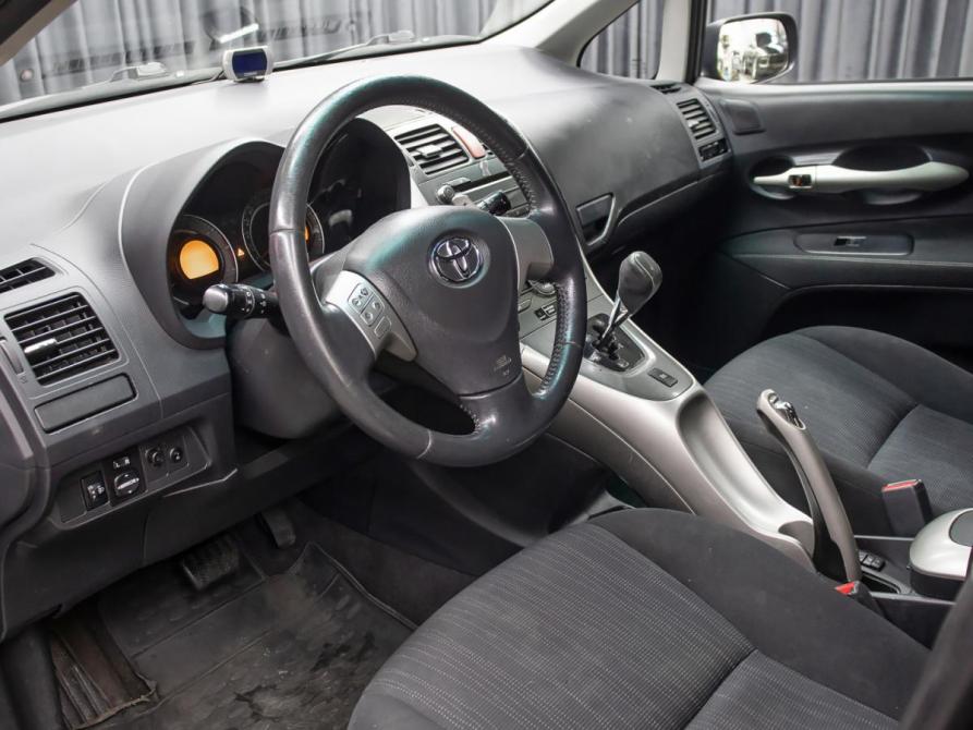 Toyota Auris I Москва  - изображение 12