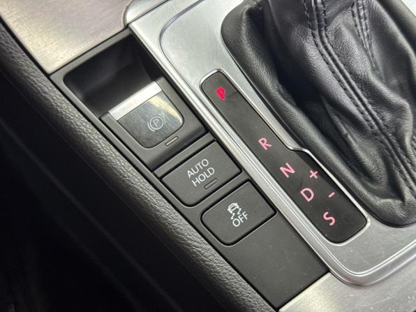 Volkswagen Passat B7 с пробегом 2011 года, цена 1 199 000 рублей, 150000 км, седан, Автокод Объявления
