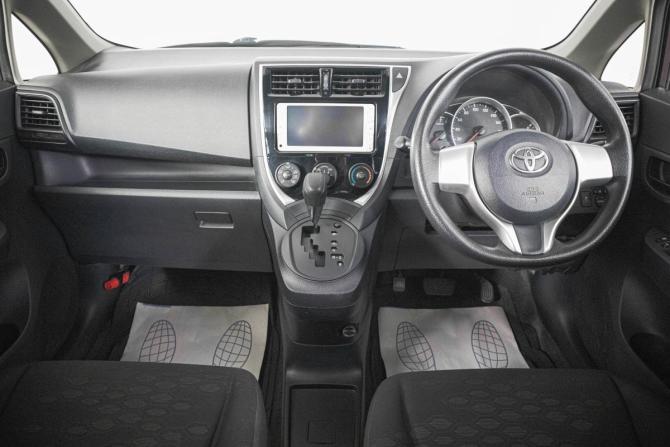 Toyota Ractis II с пробегом 2014 года, цена 939 000 рублей, 121600 км, хэтчбек, Автокод Объявления