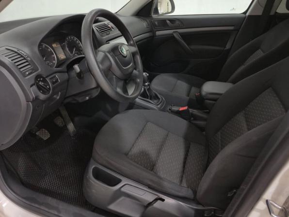 Skoda Octavia II (A5) Рестайлинг с пробегом 2012 года, цена 850 000 рублей, 290251 км, лифтбек, Автокод Объявления