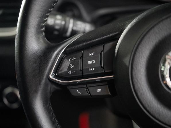 Mazda Axela III Рестайлинг с пробегом 2017 года, цена 1 420 000 рублей, 77075 км, хэтчбек, Автокод Объявления