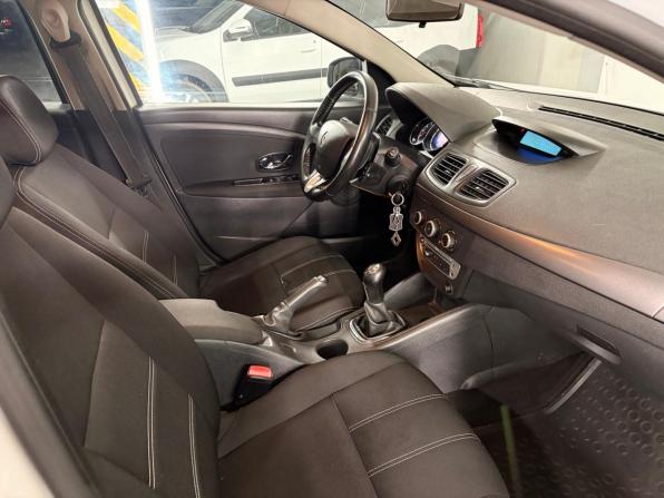Renault Fluence I Рестайлинг с пробегом 2013 года, цена 690 000 рублей, 207979 км, седан, Автокод Объявления
