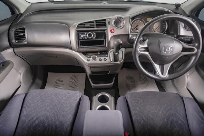 Honda Stream II Рестайлинг с пробегом 2011 года, цена 1 099 000 рублей, 251000 км, компактвэн, Автокод Объявления